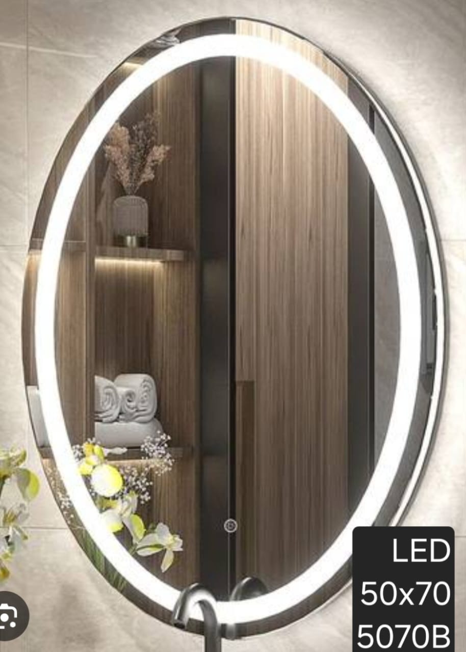 Miroir de salle de bain ovale lumineux à LED